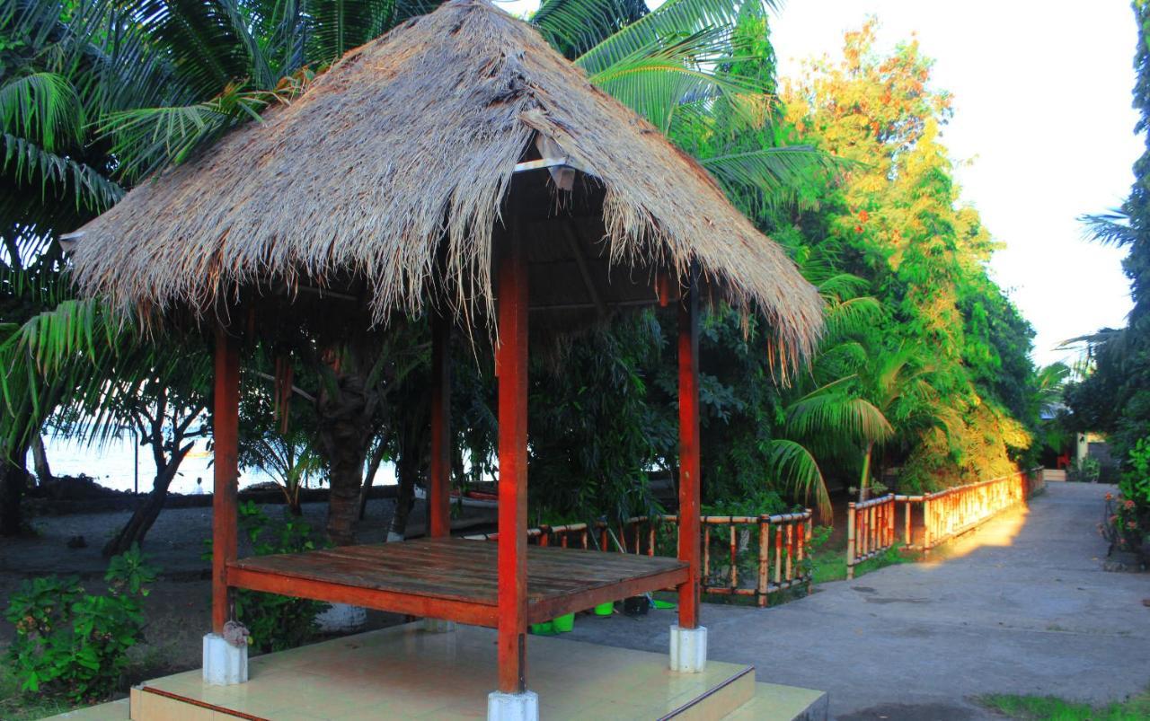Fx72 Beach Resort Maumere Exterior photo